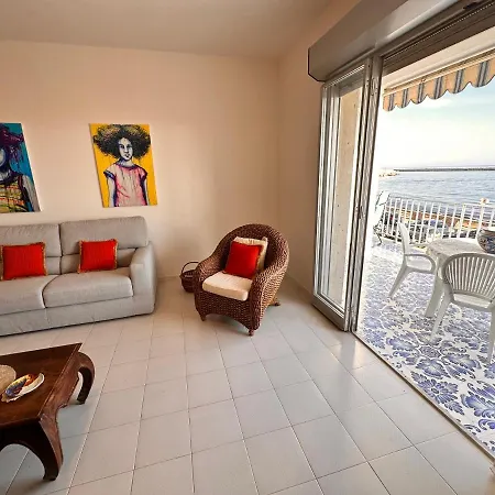 La Terrazza Sul Mare アパート *
